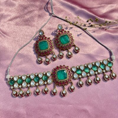 Emerald Kundan Choker Necklace Set