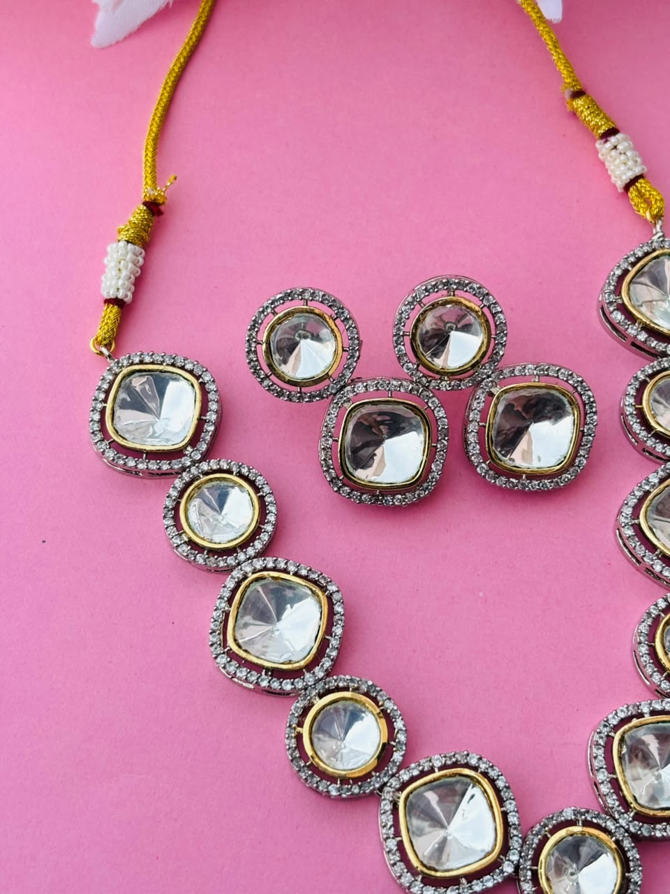 Kundan Polki Round Necklace Set - Image 3