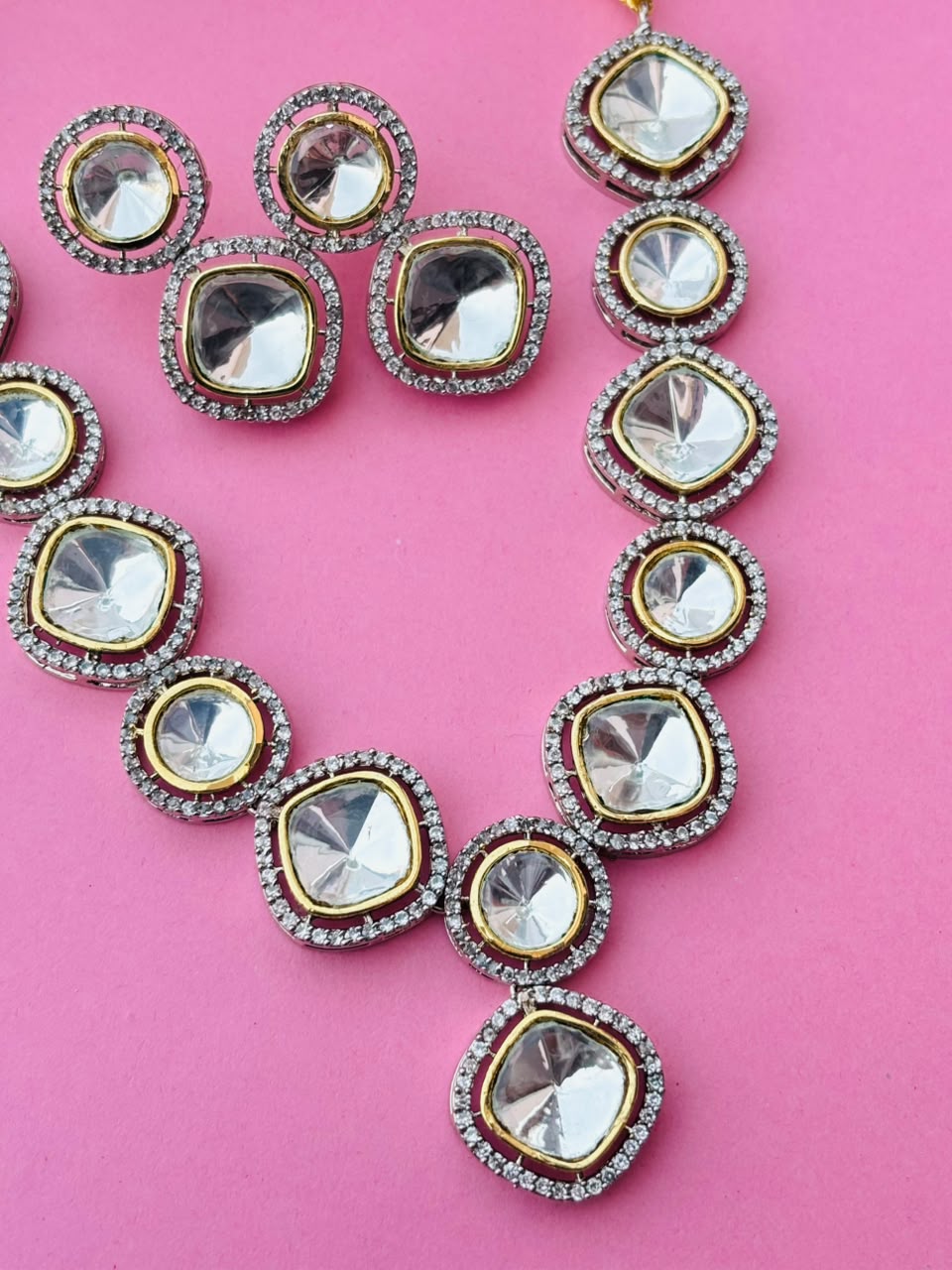 Kundan Polki Round Necklace Set - Image 4