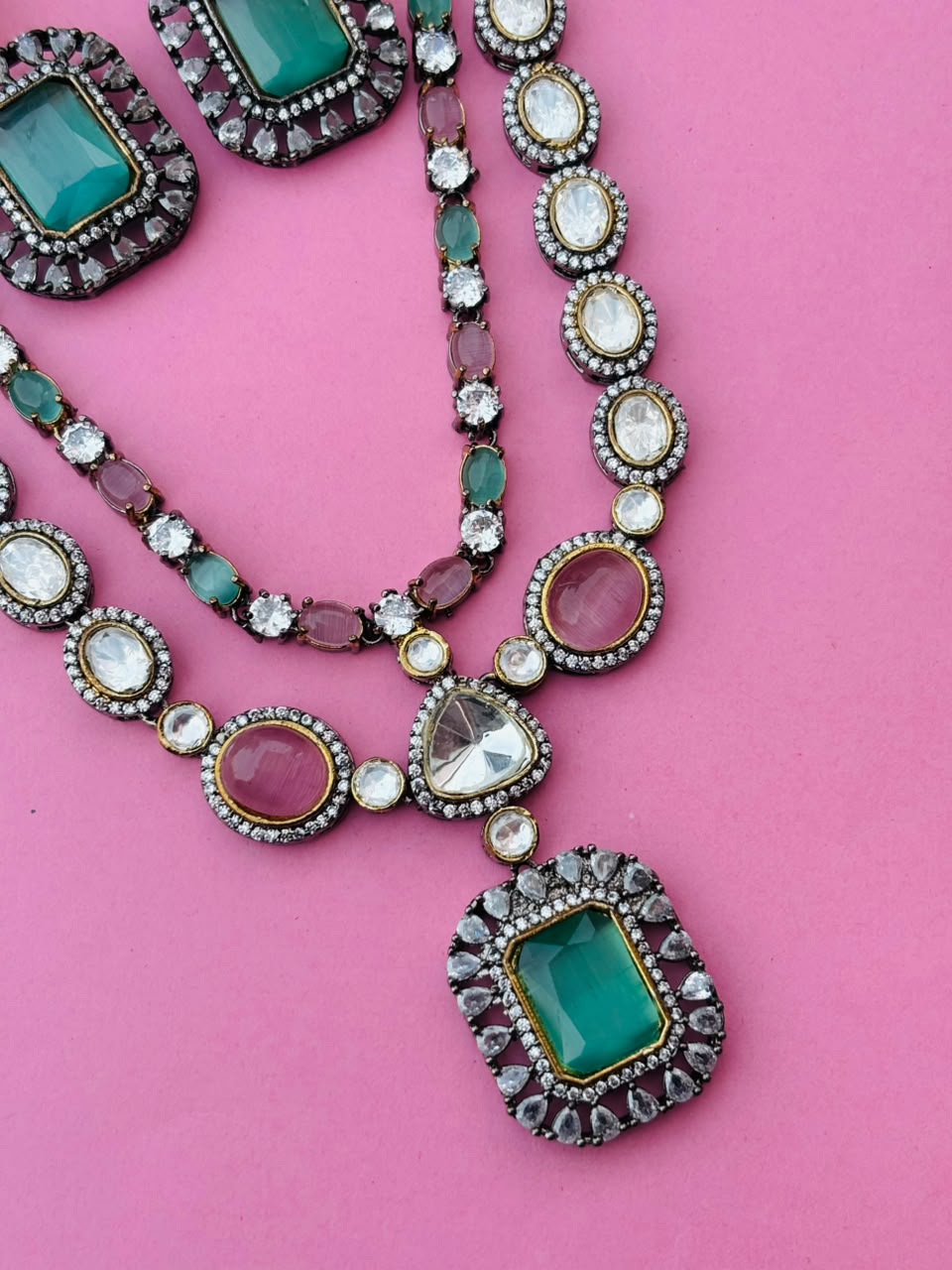 Emerald Victorian Layered Necklace Set - Image 4
