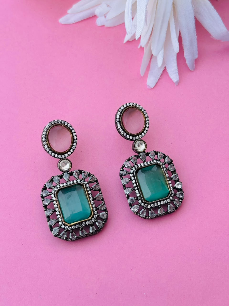 Emerald Victorian Layered Necklace Set - Image 7